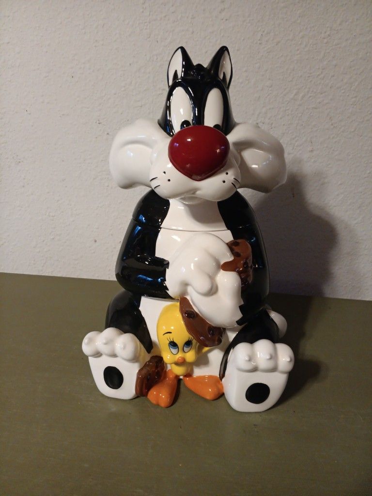 NIB 1998 Warner Bros. Sylvester & Tweety Cookie Jar