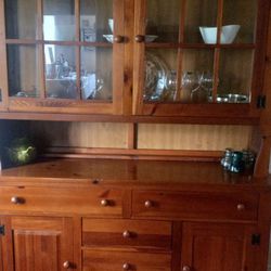 China Cabinet( Broyhill Quality Furniture)