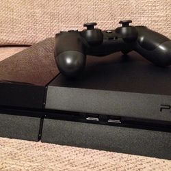 PS4 With Charger Port , Fan , Charging Station And Protective Playstation Carrier 