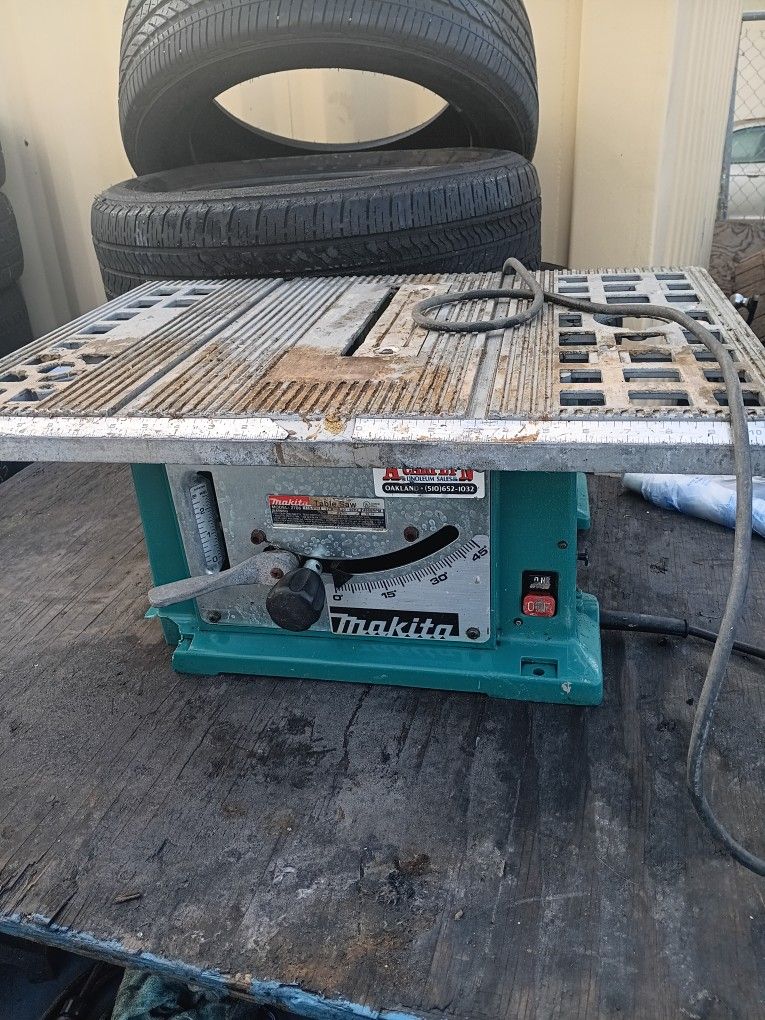 Makita Table Saw 