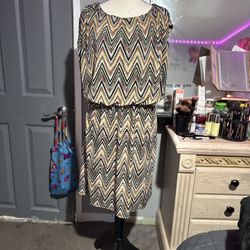 NWOT Chevron Dress Elastic waist 