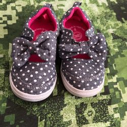 Girls shoes