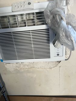 GE air condition, 6000 BTU 110 window air condition