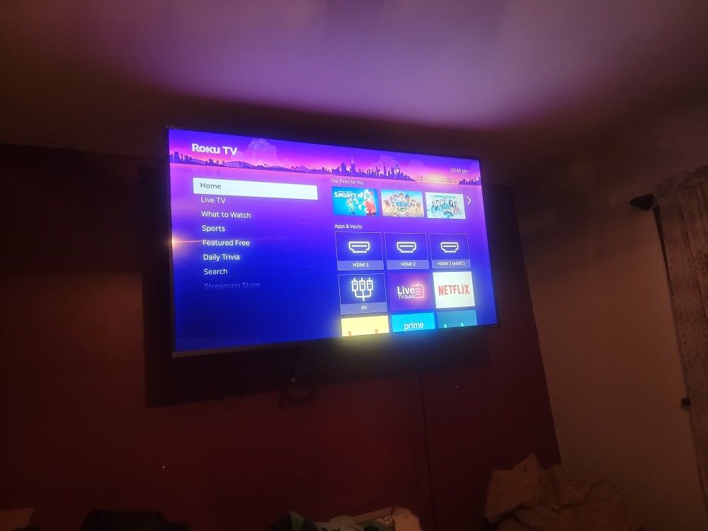 55 Inch Roku Element Also Includes TV mount