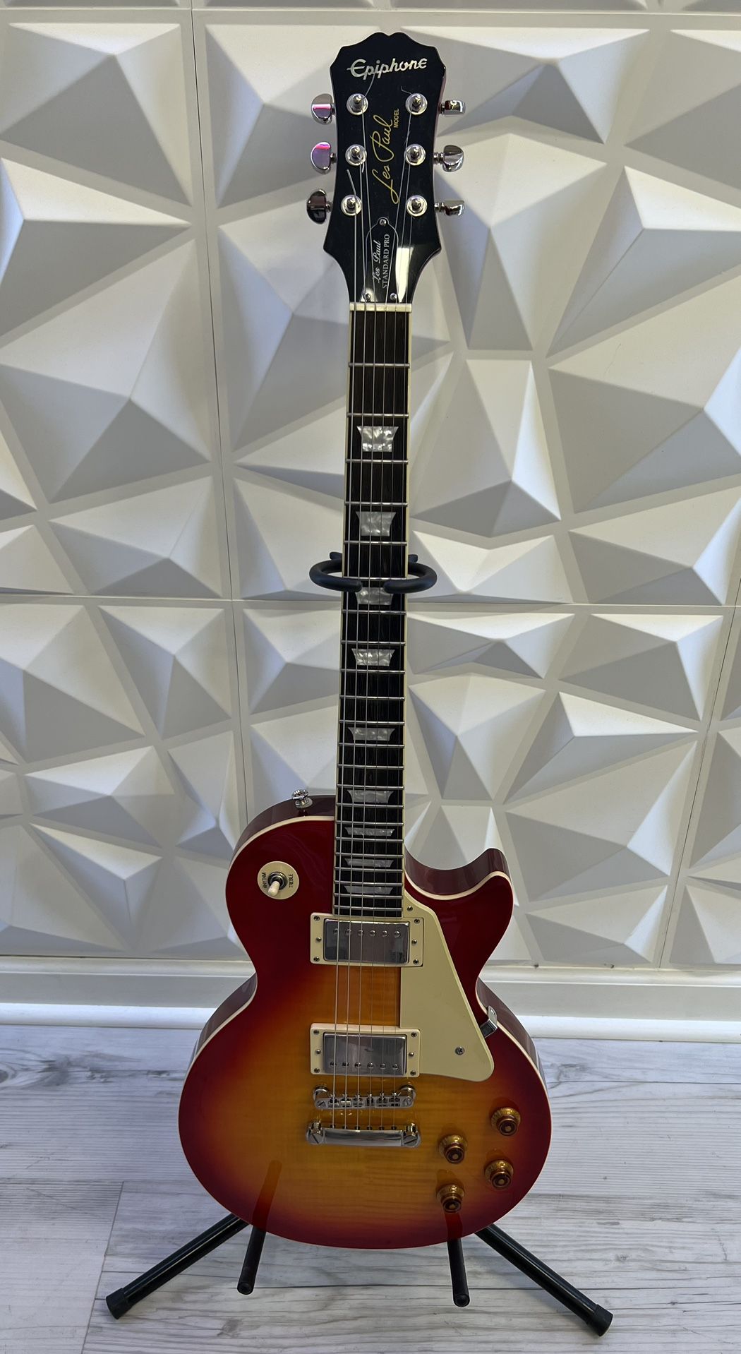 Epiphone Les Paul Standard Pro Guitar Heritage Cherry Sunburst