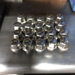 Jaguar Lugnuts