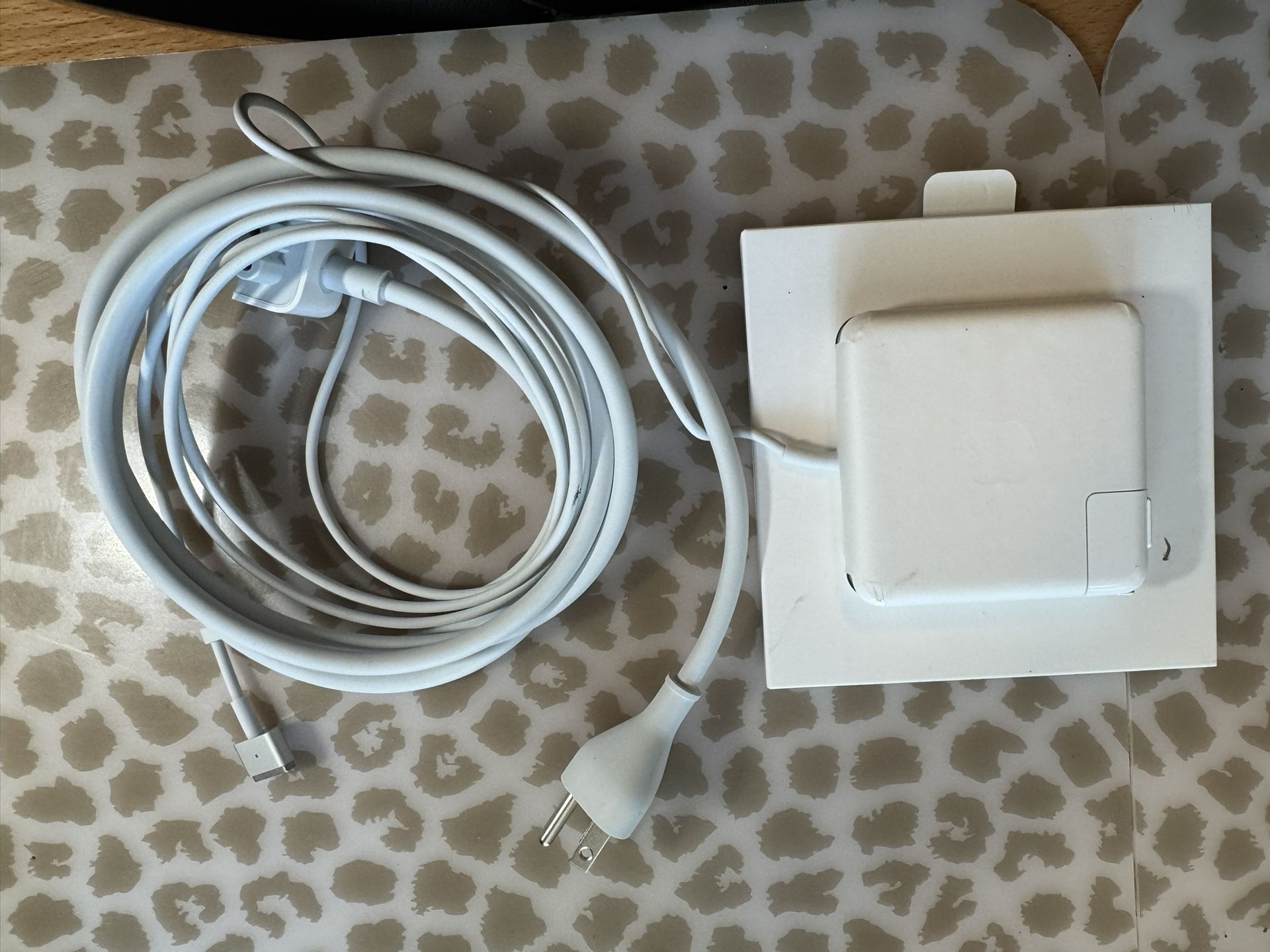 MacBook Pro Power PpAdapter By Apple New!