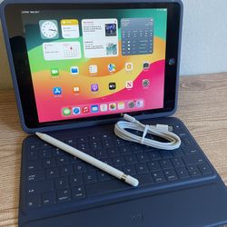 Apple iPad 7th Generation 128GB With Logitech Keyboard and Pencil 