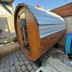 Almost Heaven Saunas Morgan 4-person Outdoor Barrel Sauna