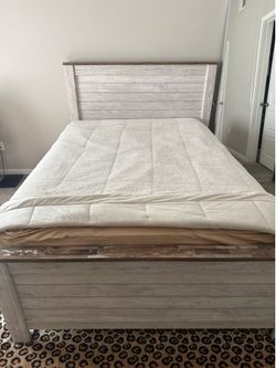 American Furniture warehouse Willowton Bedroom Set Mattress not included