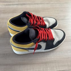Jordan 1 Low Sail University Gold Black
