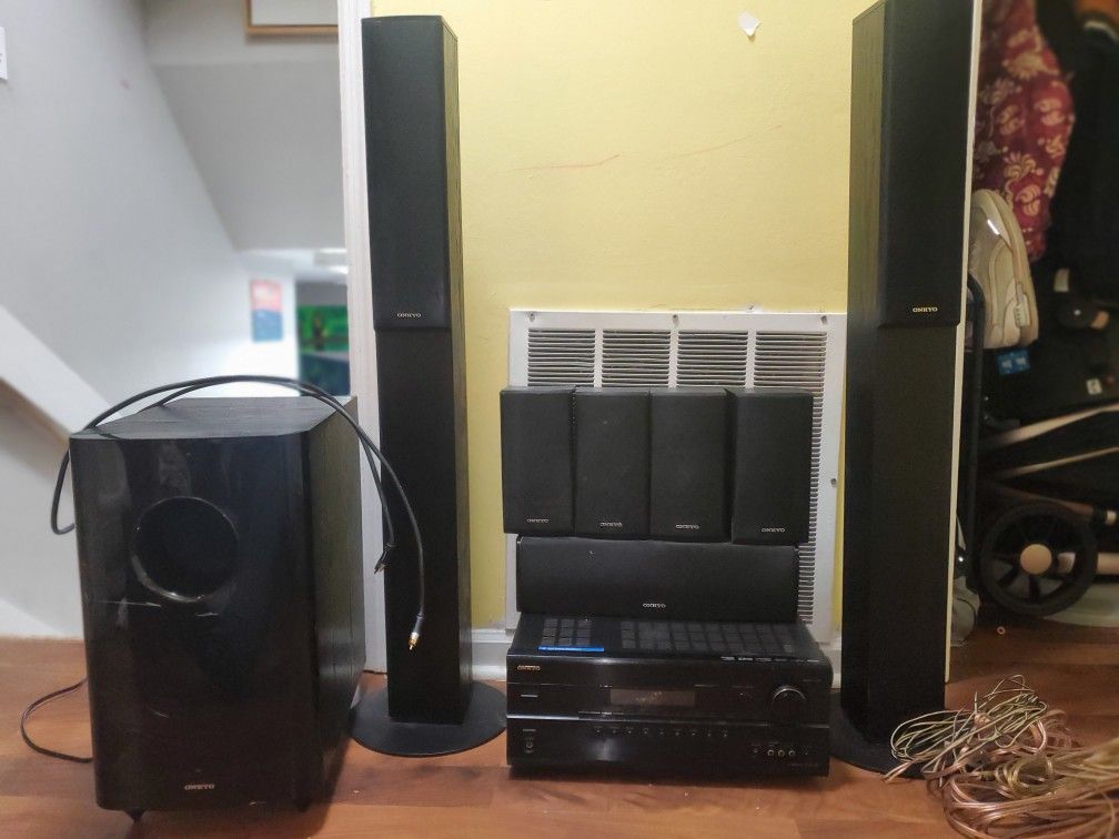 ONKYO HT-RC160 7.2 CHANNEL HOME THEATER SYSTEM