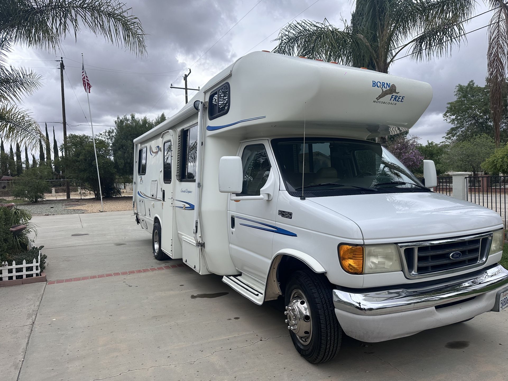 2005 Ford F450 Born Free