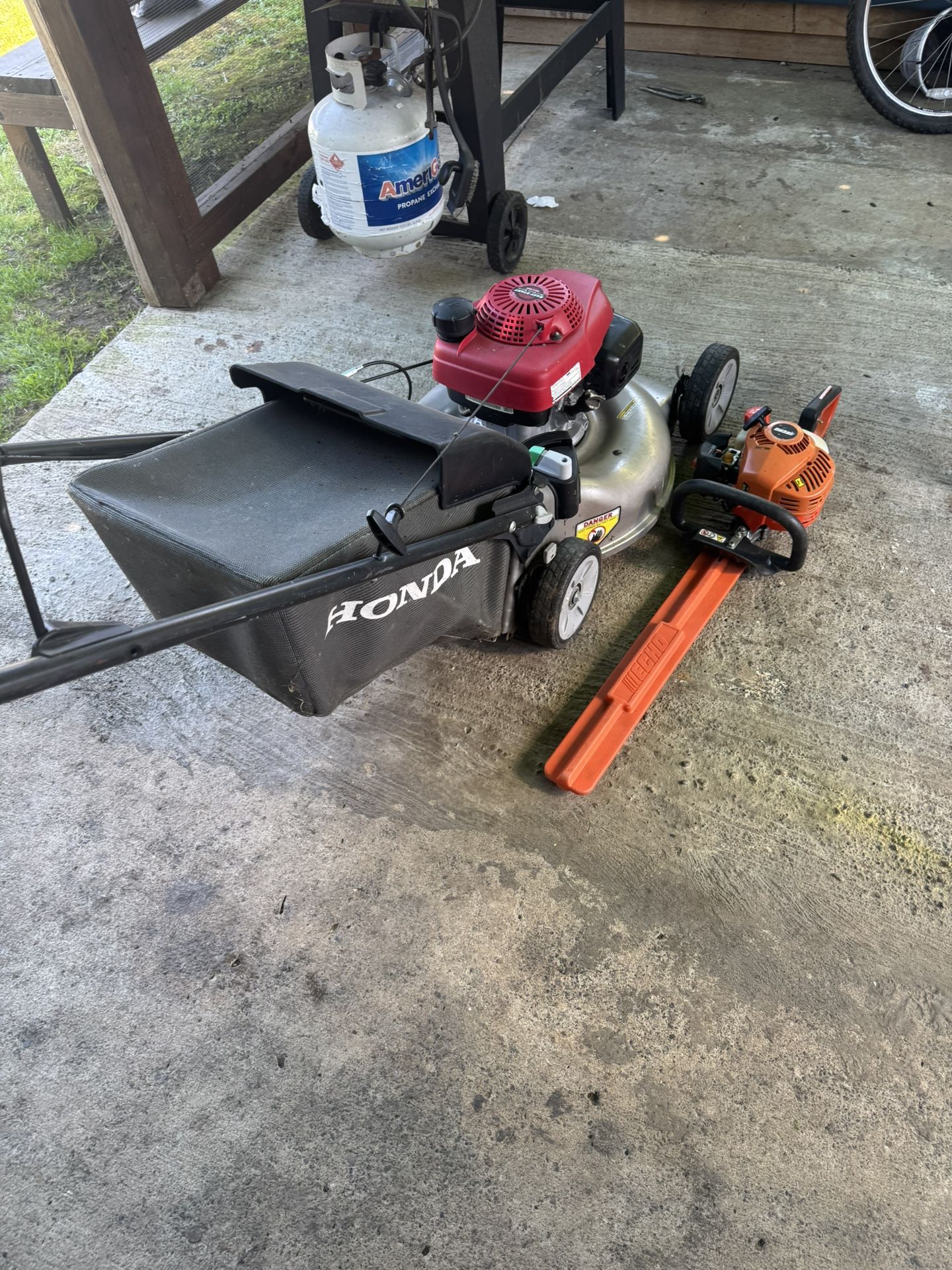 lawnmower and trimmer