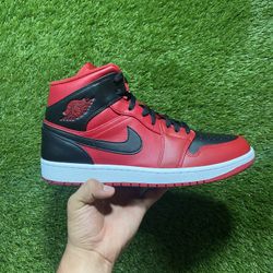 Jordan 1 Mid Reverse Bred 