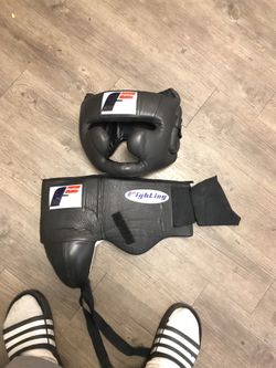 Top and bottom Fighting gear 75$ obo