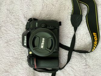 Nikon D7500 Camera Bundle +35mm +50mm Lenses - Excellent Condition - Must Sell