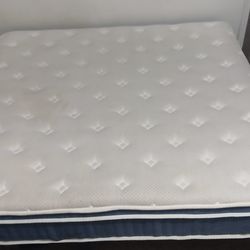 Queen size mattress/ bed