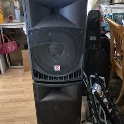 Rockville 1500 Watt Powered Dj Or Band Speakers
