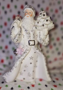 Lennox Platinum Kris Kringle White Christmas Santa