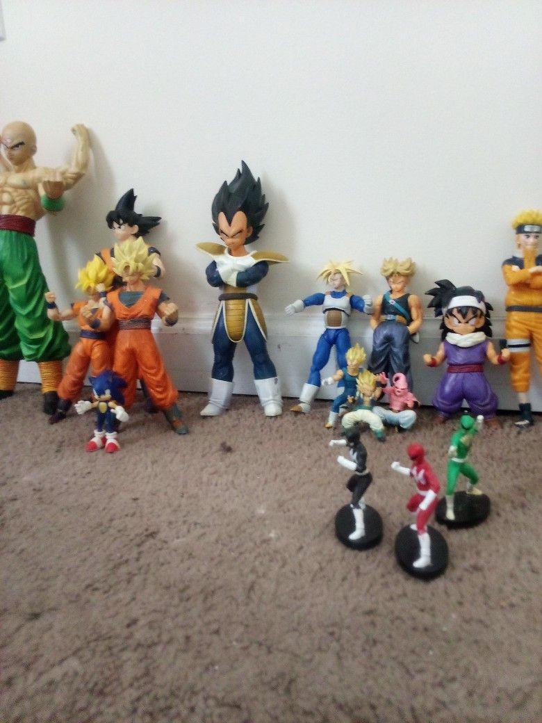 Dragon Ball Z, Pokemon, Sonic , And Naruto Action Figures.