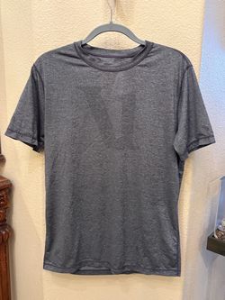 Vuori Men Gray Short Sleeve Crew Tee Size Medium