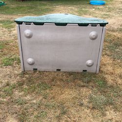 Rubbermaid Vertical Storage Cabinet for Sale in Lakeville, MN - OfferUp