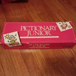 3/$10 🌟 Pictionary Junior Game