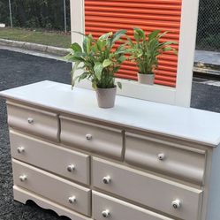 Modern Wooden Dresser With Mirror. Drawers Sliding Smoothly . Delivery Available 