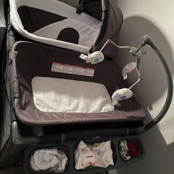 Pamo Babe 4-in-1 Baby Playard with Bassinet & Changing Table for Newborn