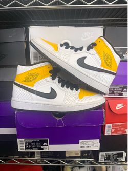 Jordan 1 Mid Laser Orange Size 7.5w/6
