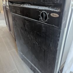 Black Whirlpool Dishwasher Working/ dusty From Reno