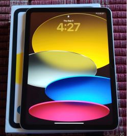 iPad  AS GOOD AS NEW $325
