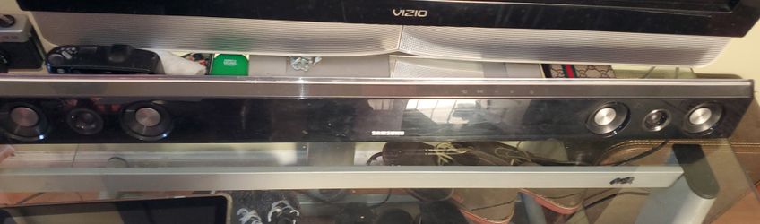 Samsung Sound Bar And Subbuffer 