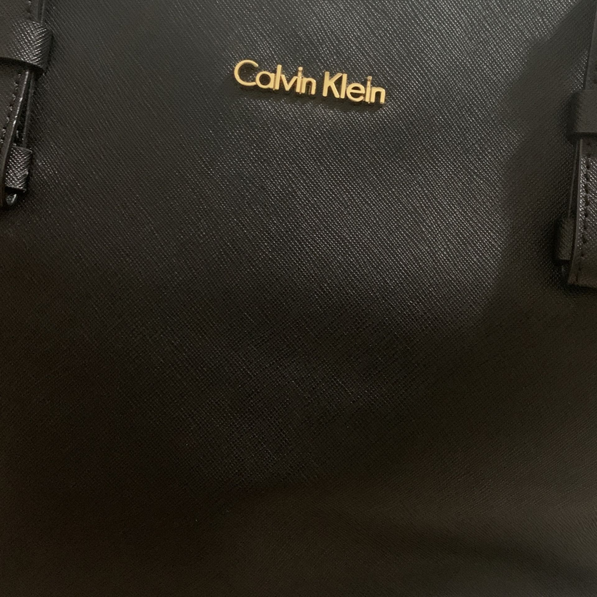 Calvin Klein Crossbody Bag for Sale in Queens, NY - OfferUp