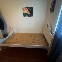 White twin bed good condition