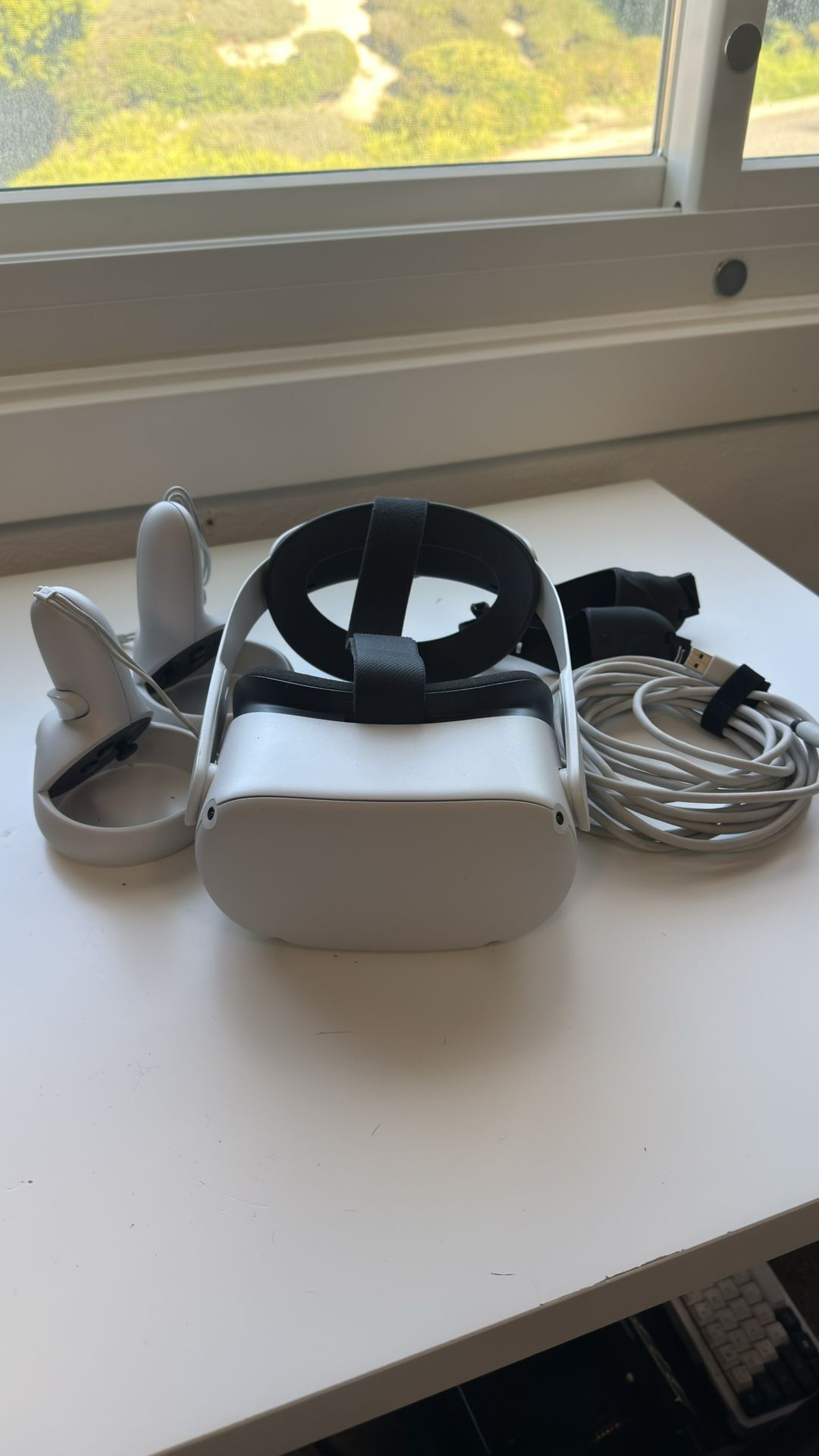 Meta Quest 2 (256 GB) W/ Link Cable and adjustable Head Strap