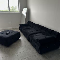 Designer Modern Velvet Sectional Couch, L-Shaped Minimalist Modular Four Seater Sofa Couch With Ottoman