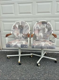 Multipurpose chair with wheels Can be 360 degrees rotate Good for Dining chair or office chair $20 for $35 for Both 90% newCan be 360 degrees rotate