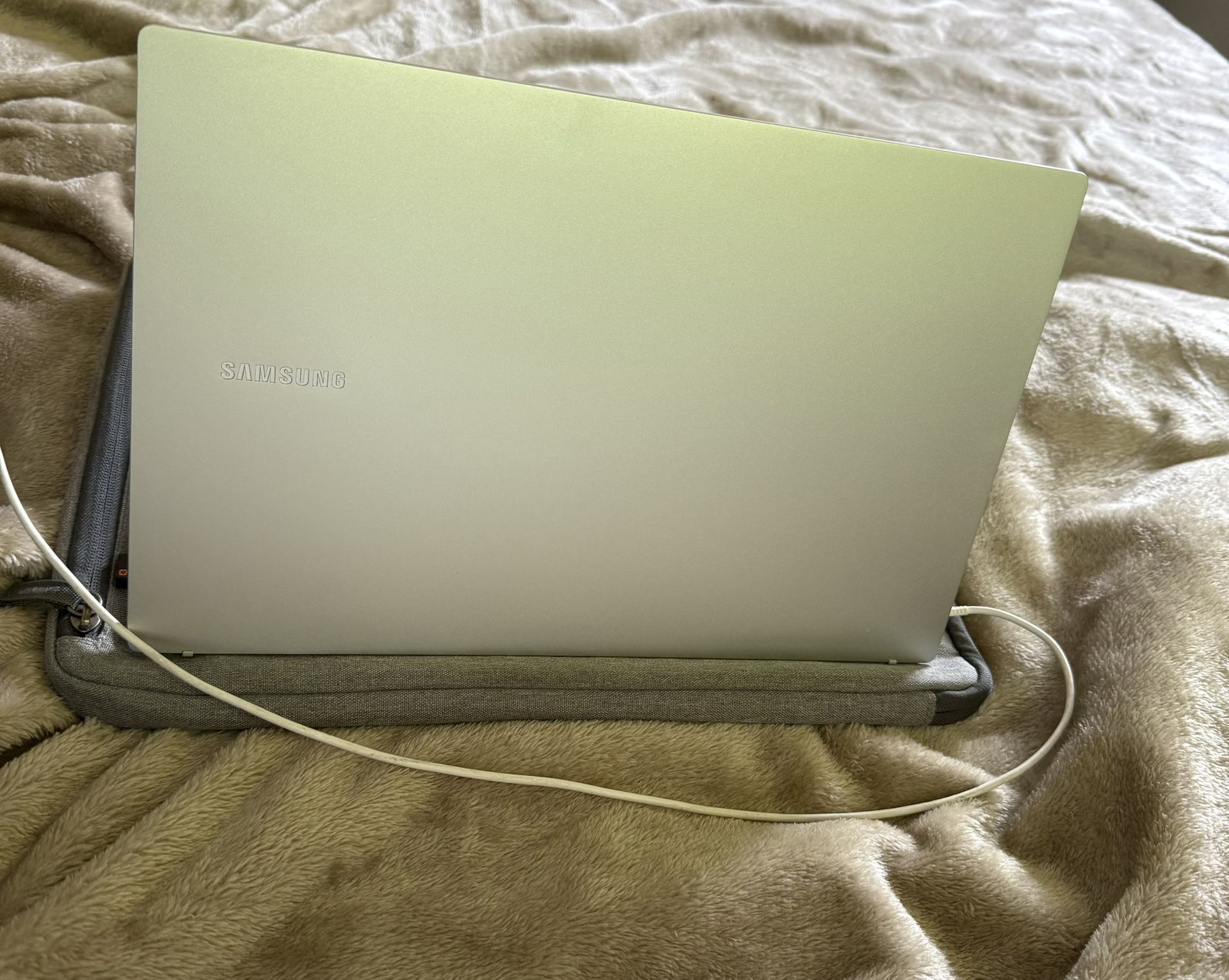 Galaxy Book3 15.6'' FHD Laptop (Silver)