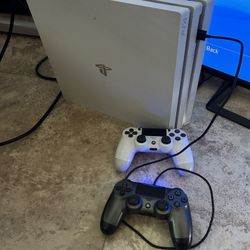 Ps4 Pro 1Tb + 2 Controllers + HDMI 