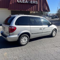 2005 Chrysler Town and Country