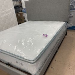 (NEW IN BOX) Beautiful King Size Grey Linen Fabric Platform Bed Frame