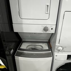 Whirlpool Laundry Center 24” Wide