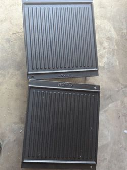 🍳 Set of 2 Outset Reversible Cast Iron Grill Pans with Stands