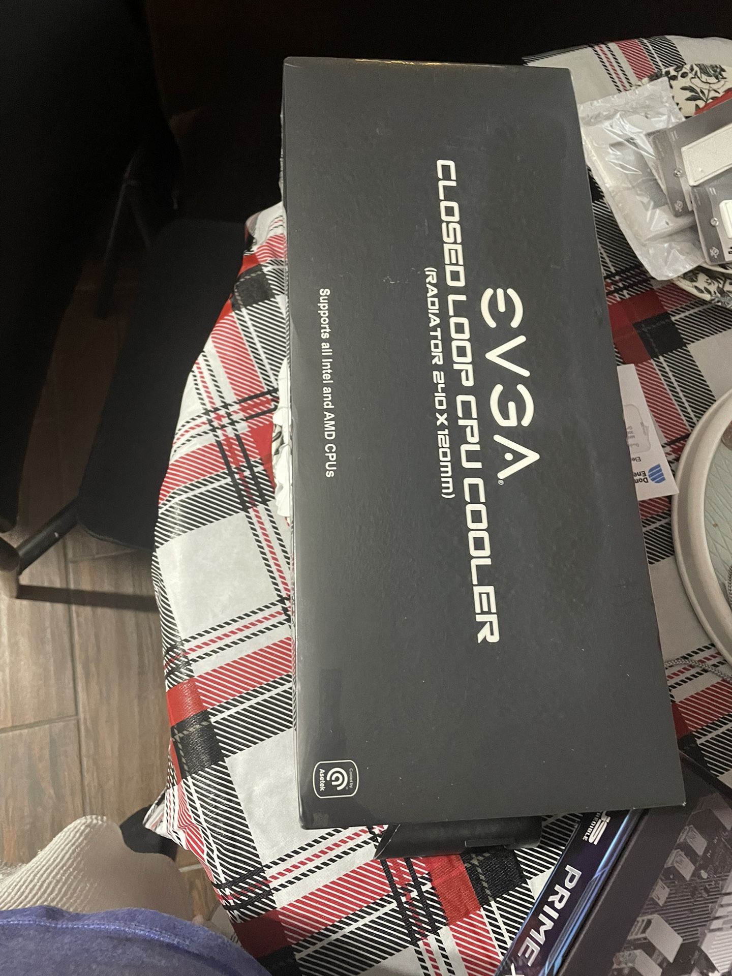 EVGA CLC 240mm, All-In-1 RGB LED CPU Liquid Cooler, 2x FX12 120mm PWM Fans, Intel, AMD, 400-HY-CL24-V1