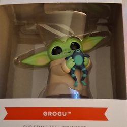 Hallmark Grogu Baby Yoda Star Wars Mandalorian Christmas Ornament New in Box