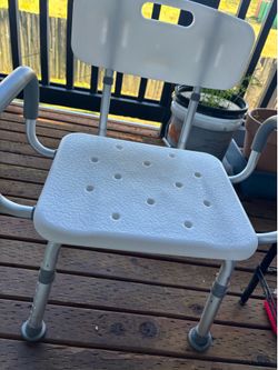 Adjustable shower chair