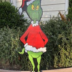 THE GRINCH STOLE CHRISTMAS LAWN ART 