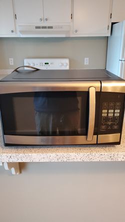 BLACK and Decker microwave